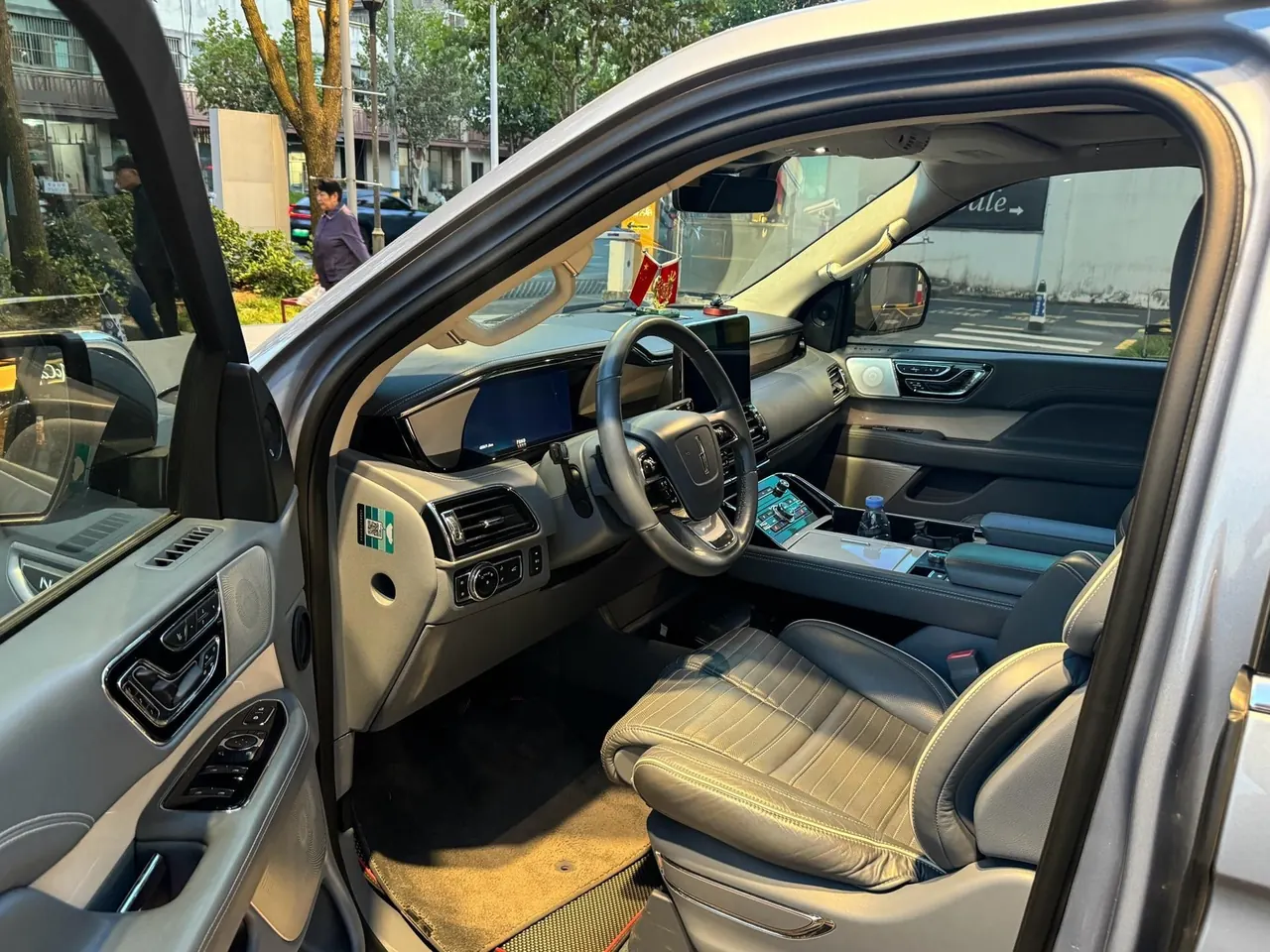 Lincoln Navigator (Imported) 2020 Navigator 3.5T L Long Axis Presidential Edition Automatic Gear 5
