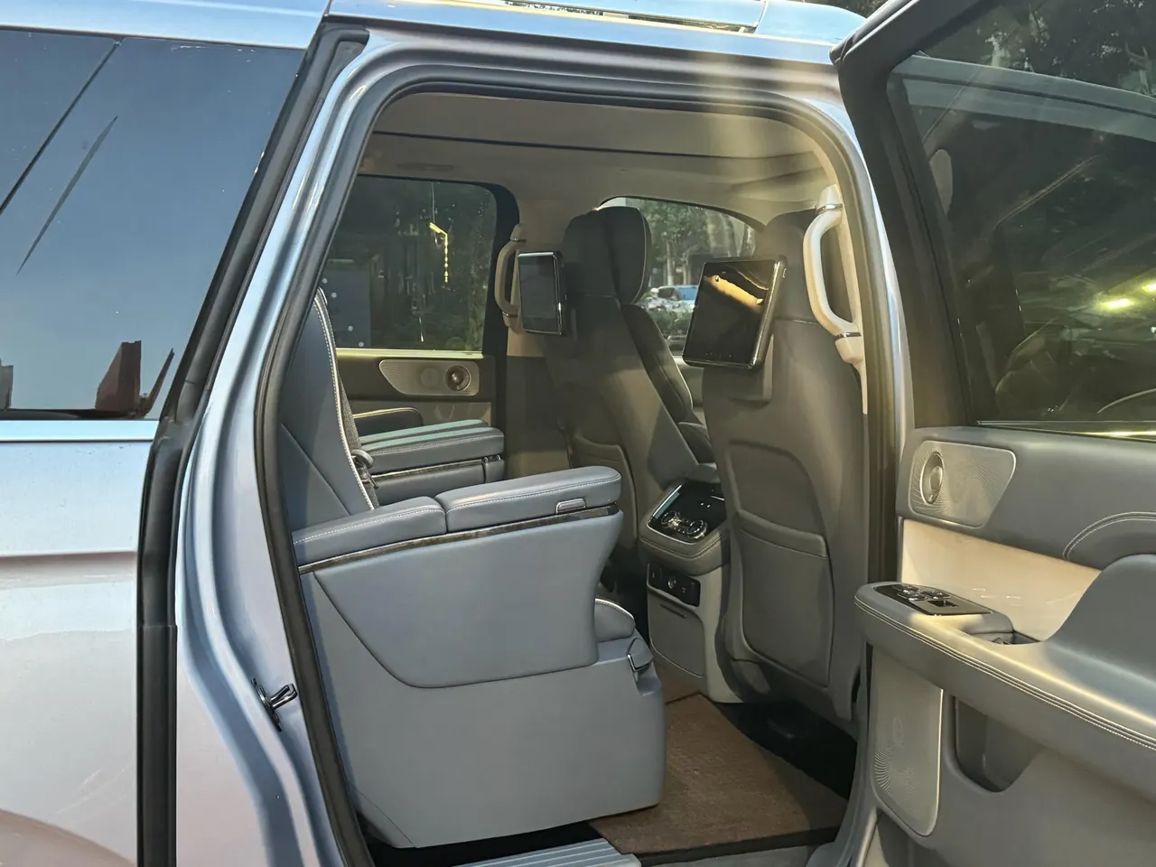 Lincoln Navigator (Imported) 2020 Navigator 3.5T L Long Axis Presidential Edition Automatic Gear 8