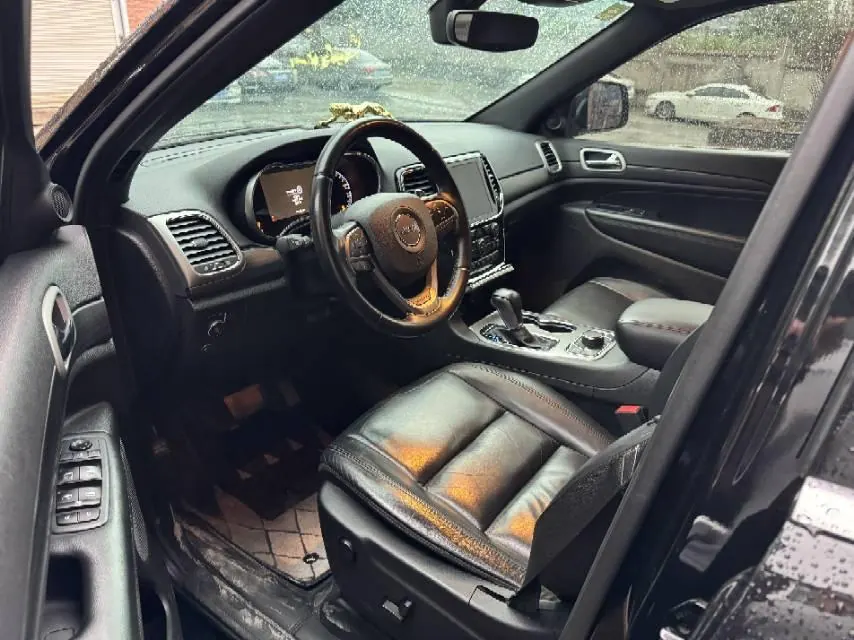 Jeep Grand Cherokee (Imported) 2020 Grand Cherokee 3.0 Professional Navigation Edition Automatic Gear 2