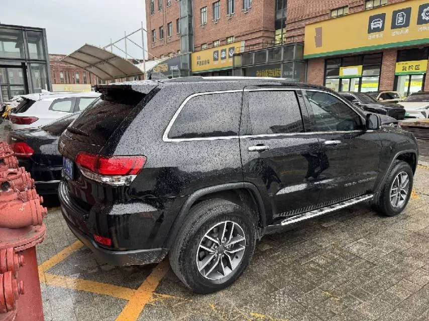 Jeep Grand Cherokee (Imported) 2020 Grand Cherokee 3.0 Professional Navigation Edition Automatic Gear 4