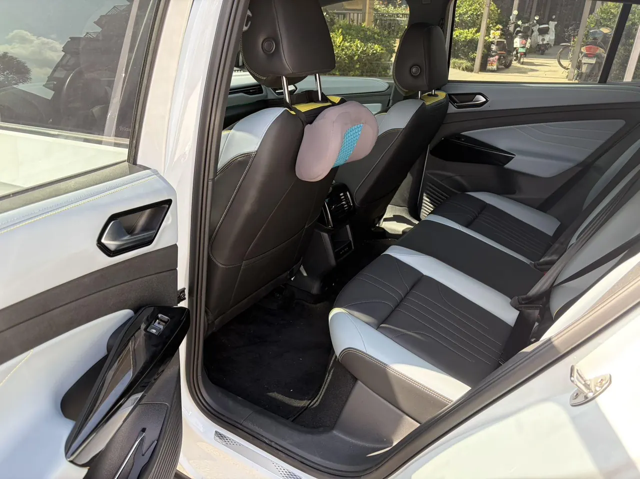 Volkswagen 2023 ID. 4 X Upgraded Extremely Intelligent Long Endurance Automatic Transmission 4