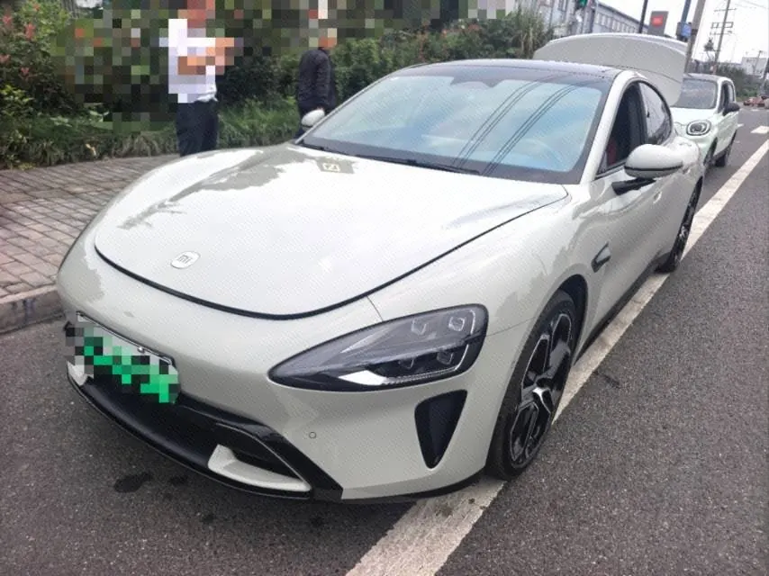Open image lightbox: MI 2024 SU 7 700km Rear Drive Standard Founding Edition Automatic Gear