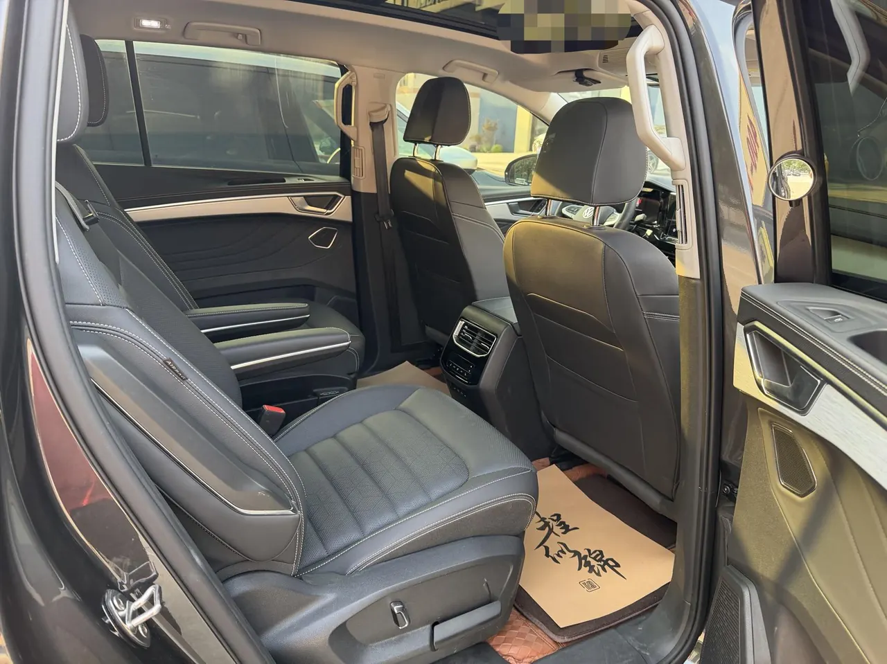 Volkswagen 2024 model range 2.0TSI 380TSI four-wheel drive luxury version Pro6 automatic gear 3