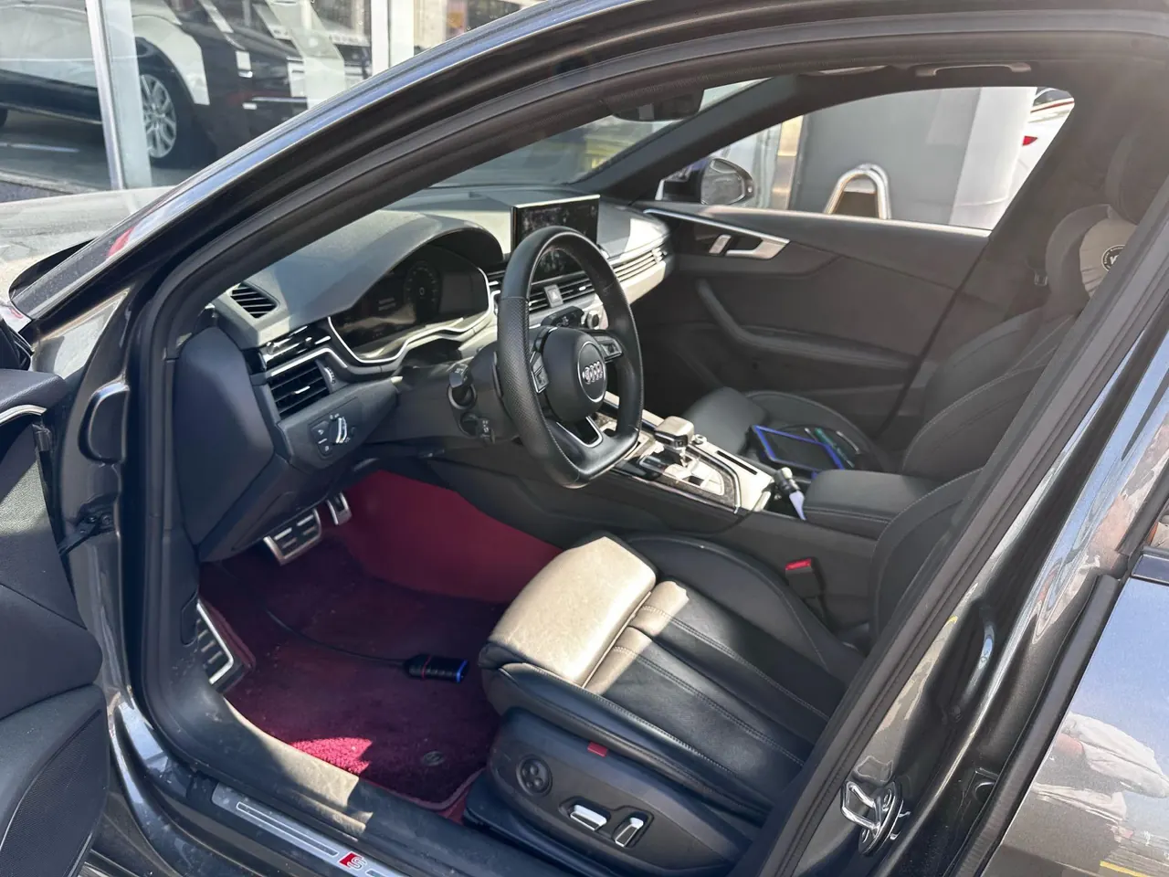Audi 2024 A4L 2.0TFSI 40TFSI Deluxe Dynamic Automatic 3