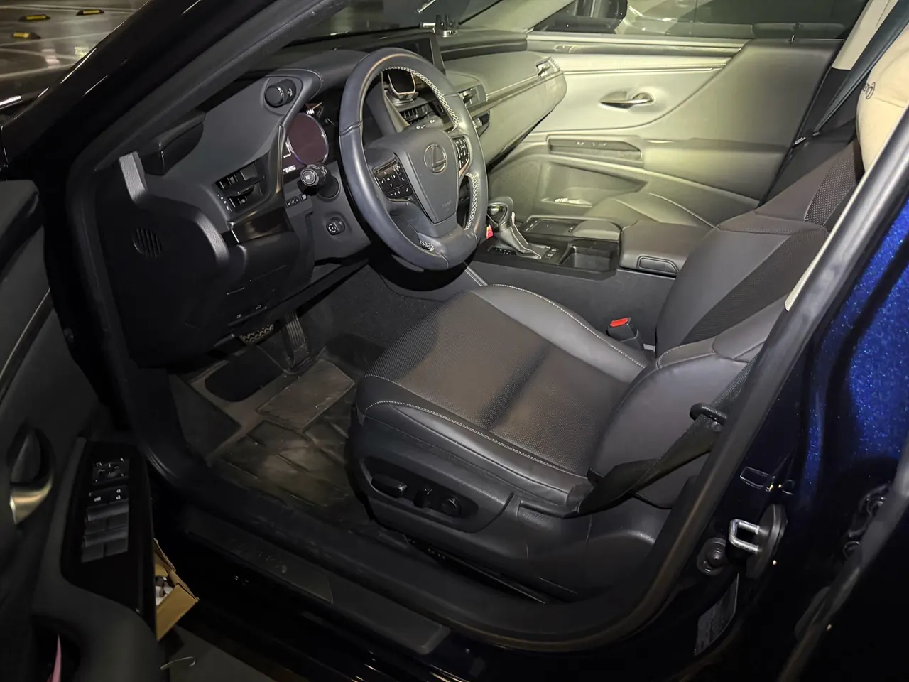 Lexus ES (Imported) 2020 ES200 2.0 Stepless Premium Edition Automatic Gear 3
