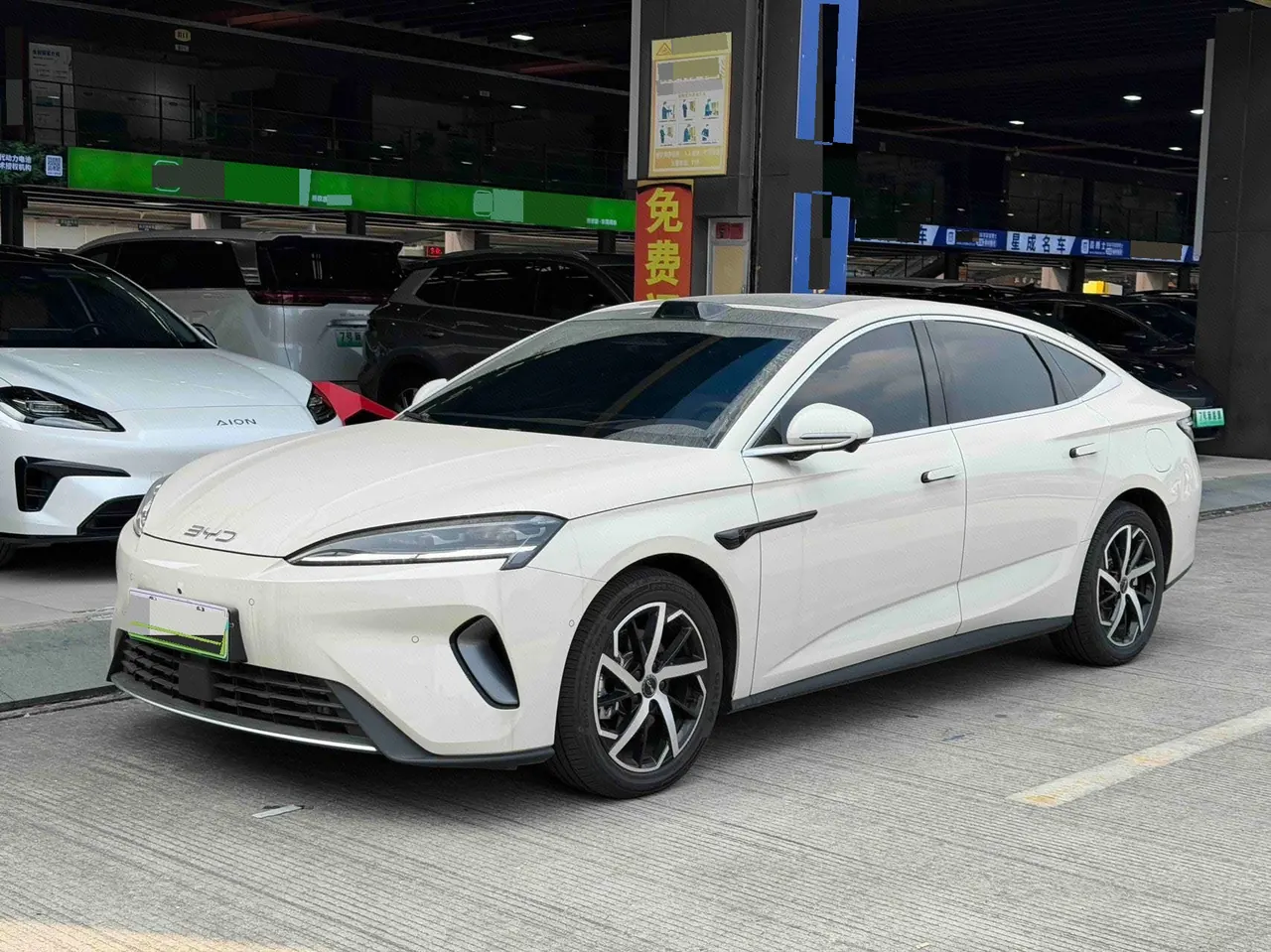 Open image lightbox: BYD 2026 Seal 07 DM-i 1.5T CVT 230km Flagship Automatic