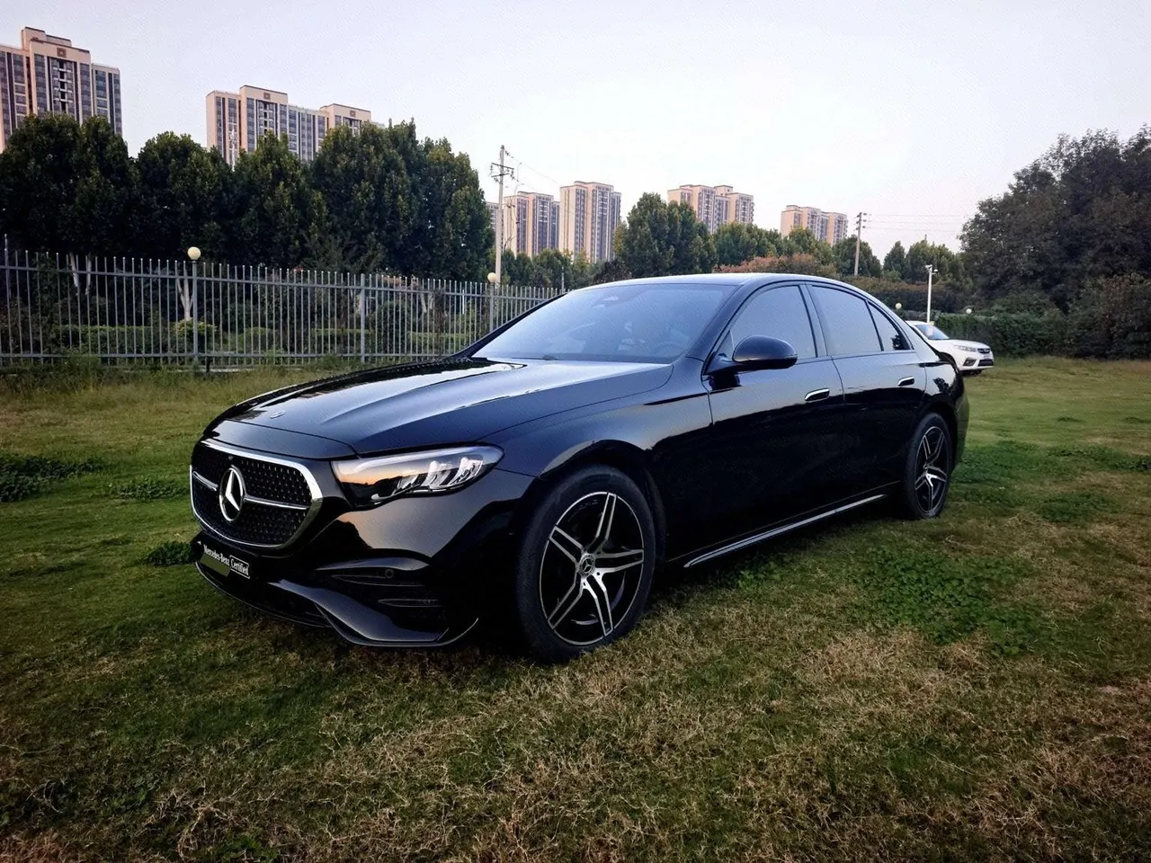 打开图片灯箱:Mercedes Benz Class E (Imported) 2024 E 260 48V 2.0T Sports Edition Automatic Gear