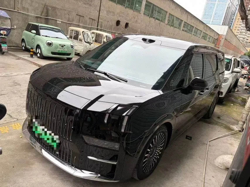 Zeekr 2024 Zeekr 009 six-seat executive version four-wheel drive 108kWh automatic gear - View 1