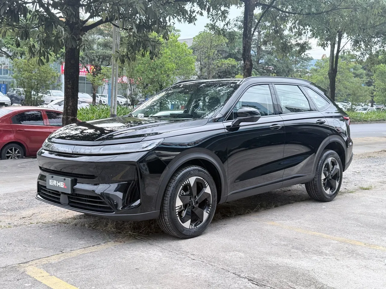 Open image lightbox: Haval 2026 H6L 2.0T Max automatic gear