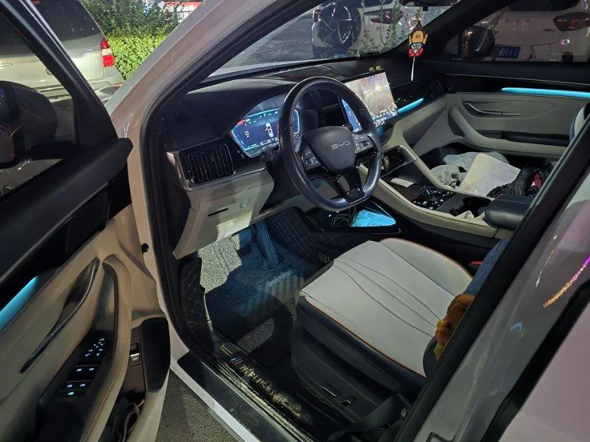 BYD 2023 Song PLUS DM-i 1.5 Stepless Champion Edition 110KM Flagship Automatic Gear 4