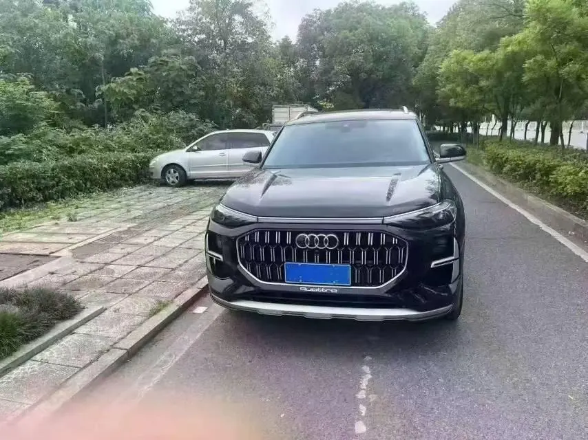 Audi 2025 Q6 2.0TFSI 40TFSI Quattro Commemorative Edition Yu Lin Set 7-seat Automatic Block 3