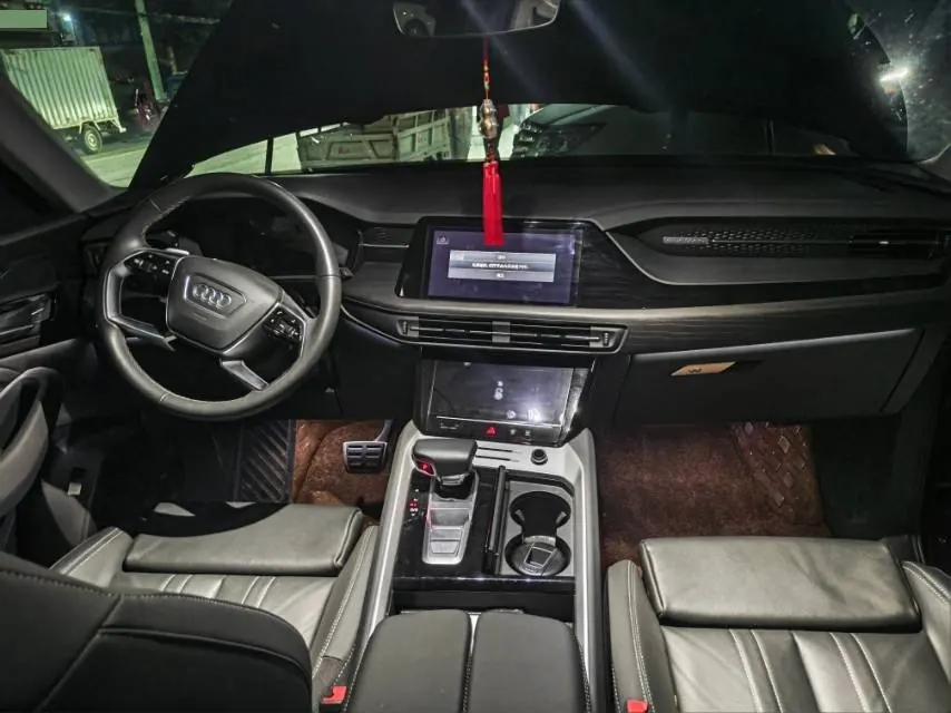 Audi 2025 Q6 2.0TFSI 40TFSI Quattro Commemorative Edition Yu Lin Set 7-seat Automatic Block 9