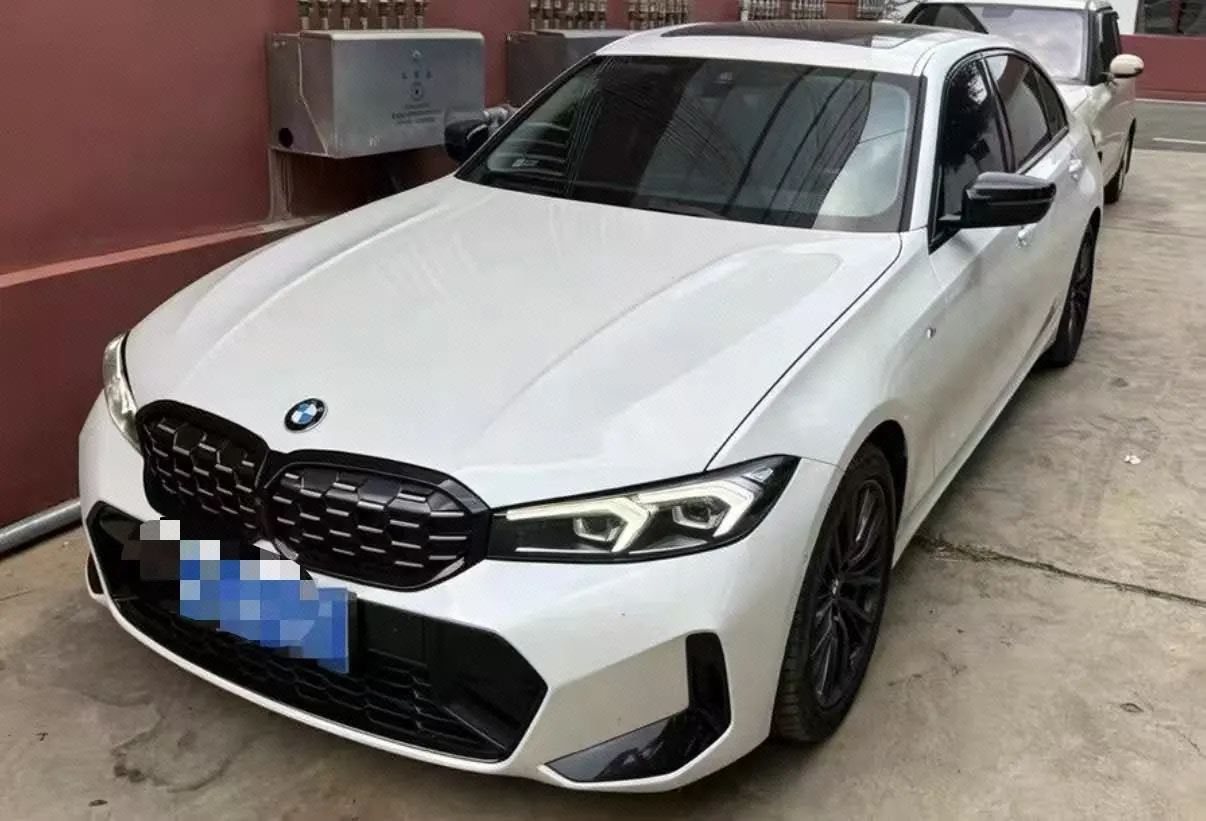 打开图片灯箱:BMW 3 Series 2023 325Li 2.0T M Sports Obsidian Night Suit Automatic Gear