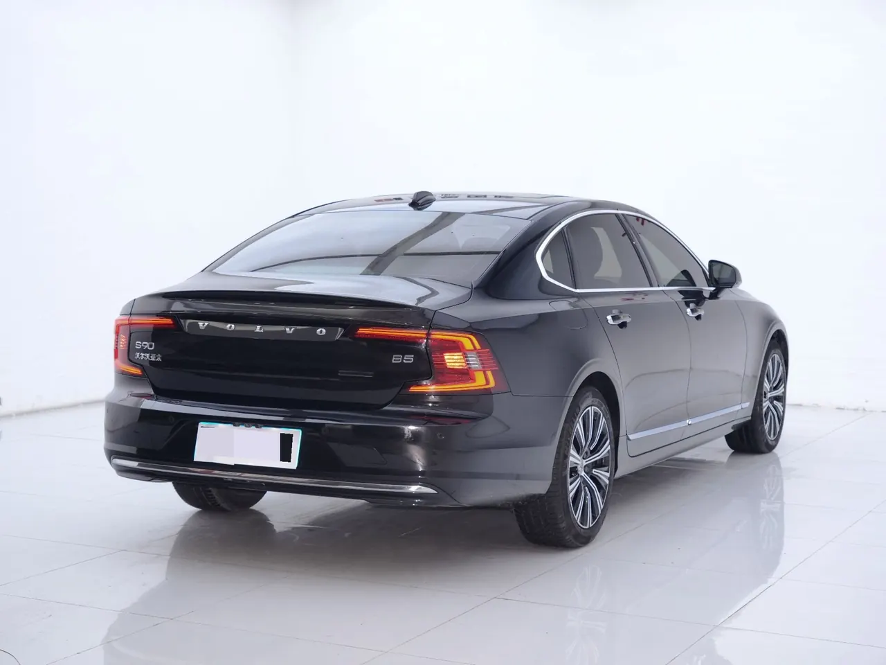 Volvo 2022 S90 48V 2.0T B5 Zhiyi Deluxe Edition Automatic Gear 9