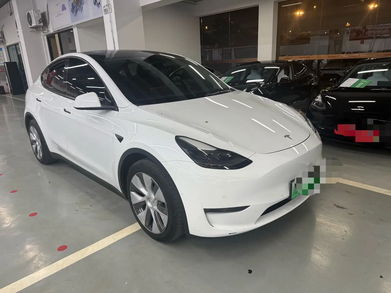Open image lightbox: Tesla 2021 Model Y Standard Endurance Rear Drive Automatic Gear
