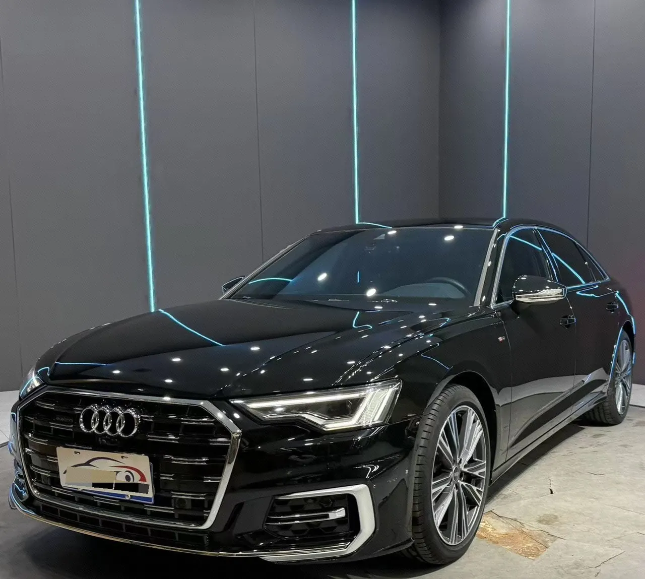 Открыть галерею: Audi 2025 A6L 2.0TFSI 45TFSI Quattro Selected Dynamic (Modified) Automatic Gear