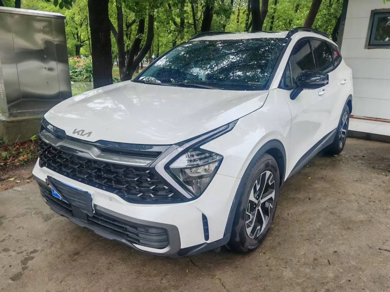 Открыть галерею: Kia 2025 Lion Platinum Extension 1.5T Two-Drive Premium Edition Automatic Gear