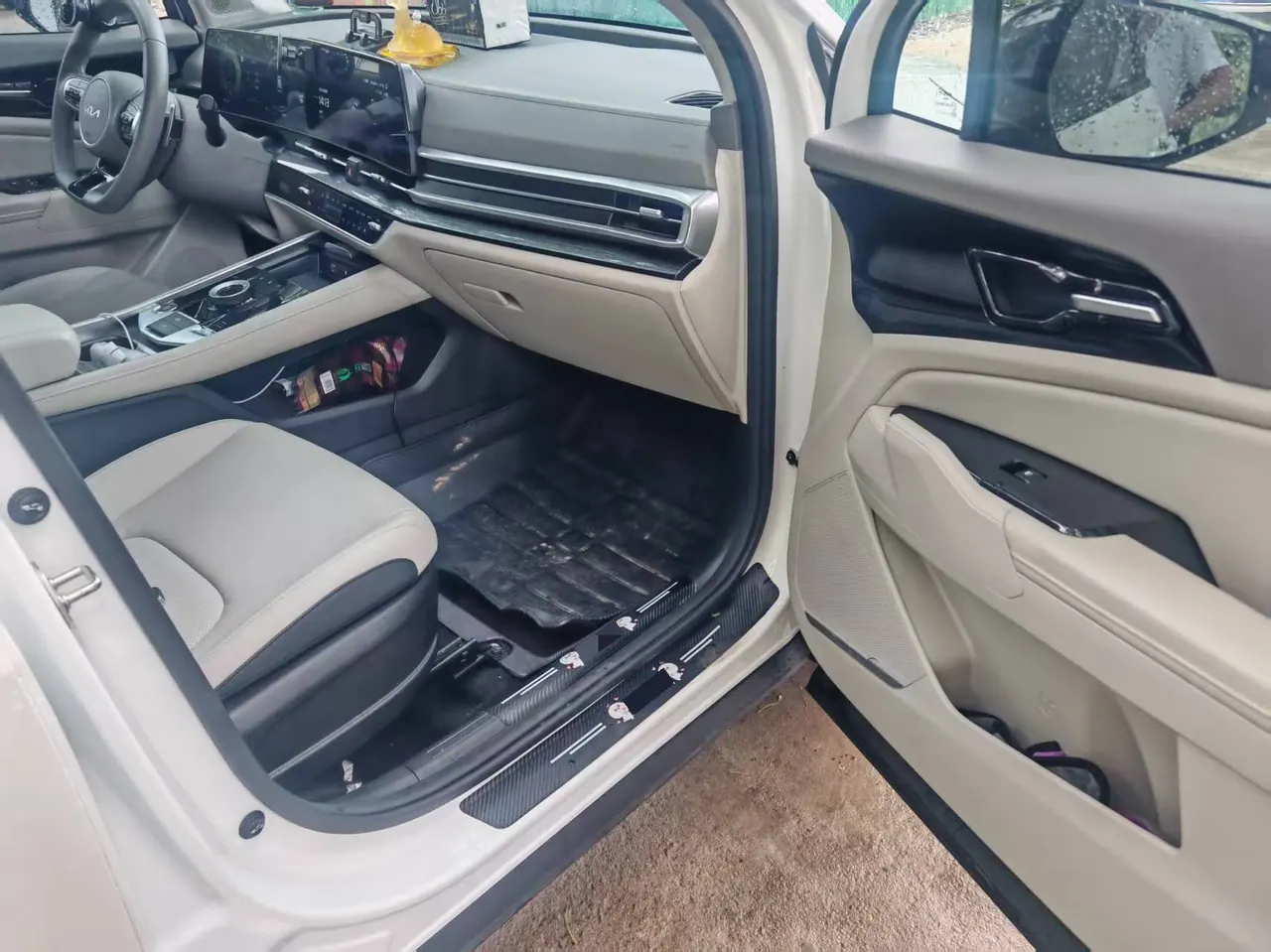 Kia 2025 Lion Platinum Extension 1.5T Two-Drive Premium Edition Automatic Gear 3