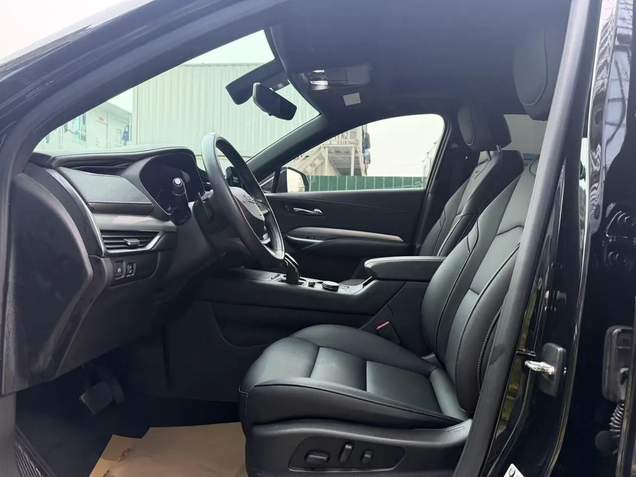 Cadillac 2020 XT4 2.0T 28T Two-Drive Leading Automatic Gear 4