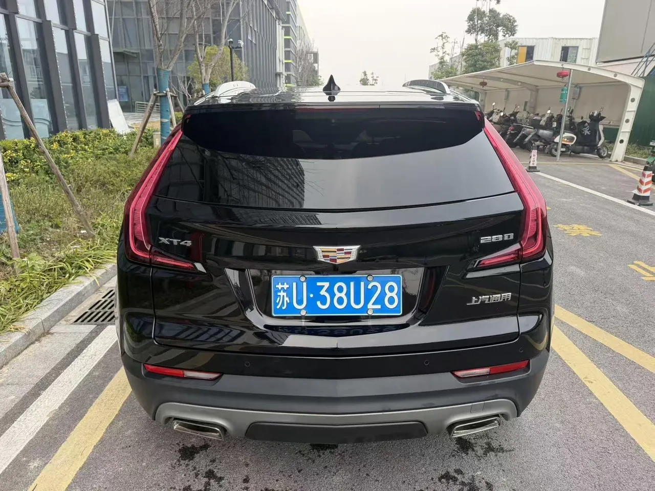 Cadillac 2020 XT4 2.0T 28T Two-Drive Leading Automatic Gear 8
