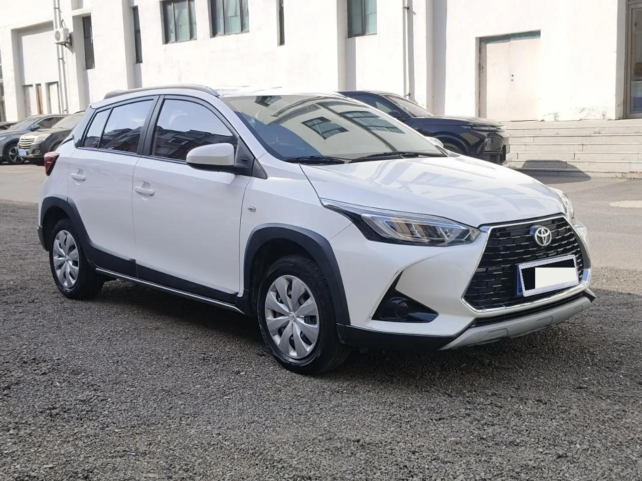 Toyota yaris 2022 YARiS L Zhixuan X 1.5 Stepless Leading PLUS Edition Automatic Gear 3