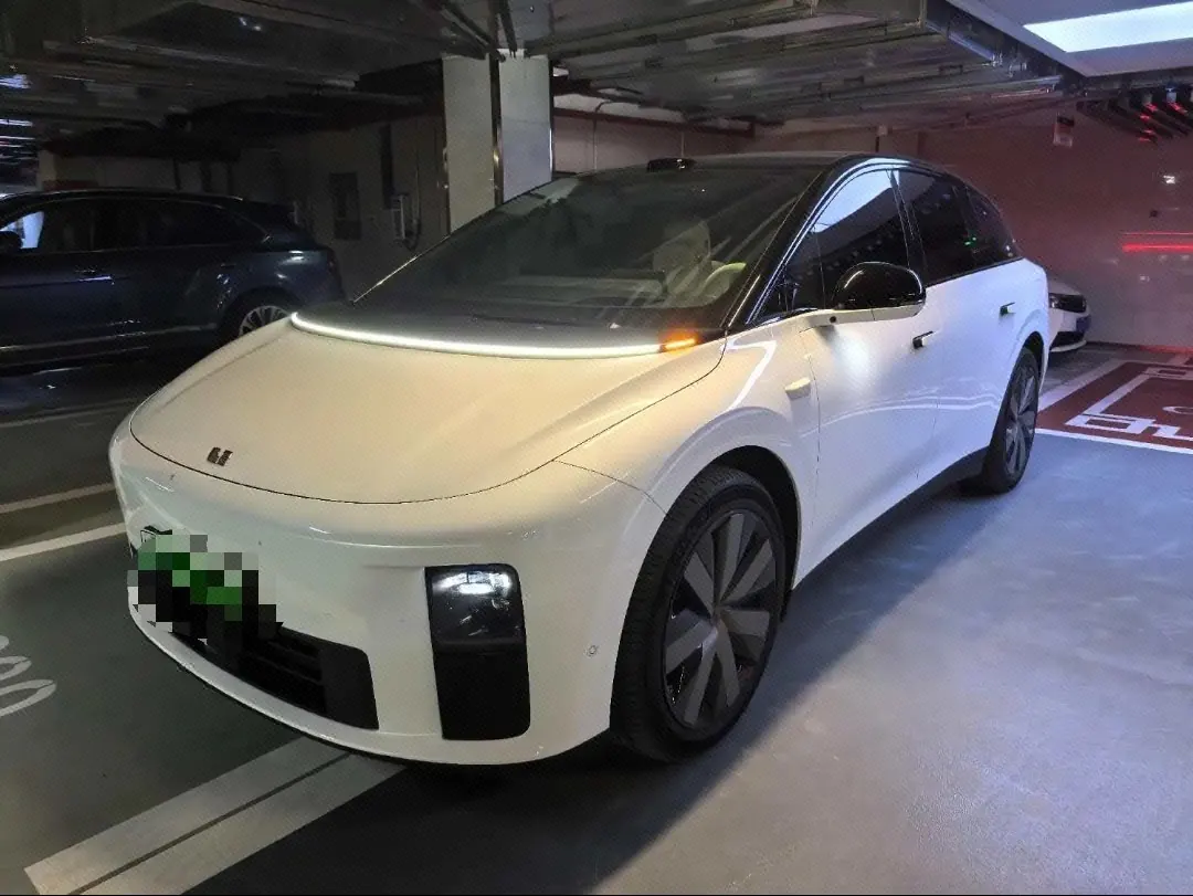 Open image lightbox: Li 2025 i6 four-wheel drive basic automatic transmission