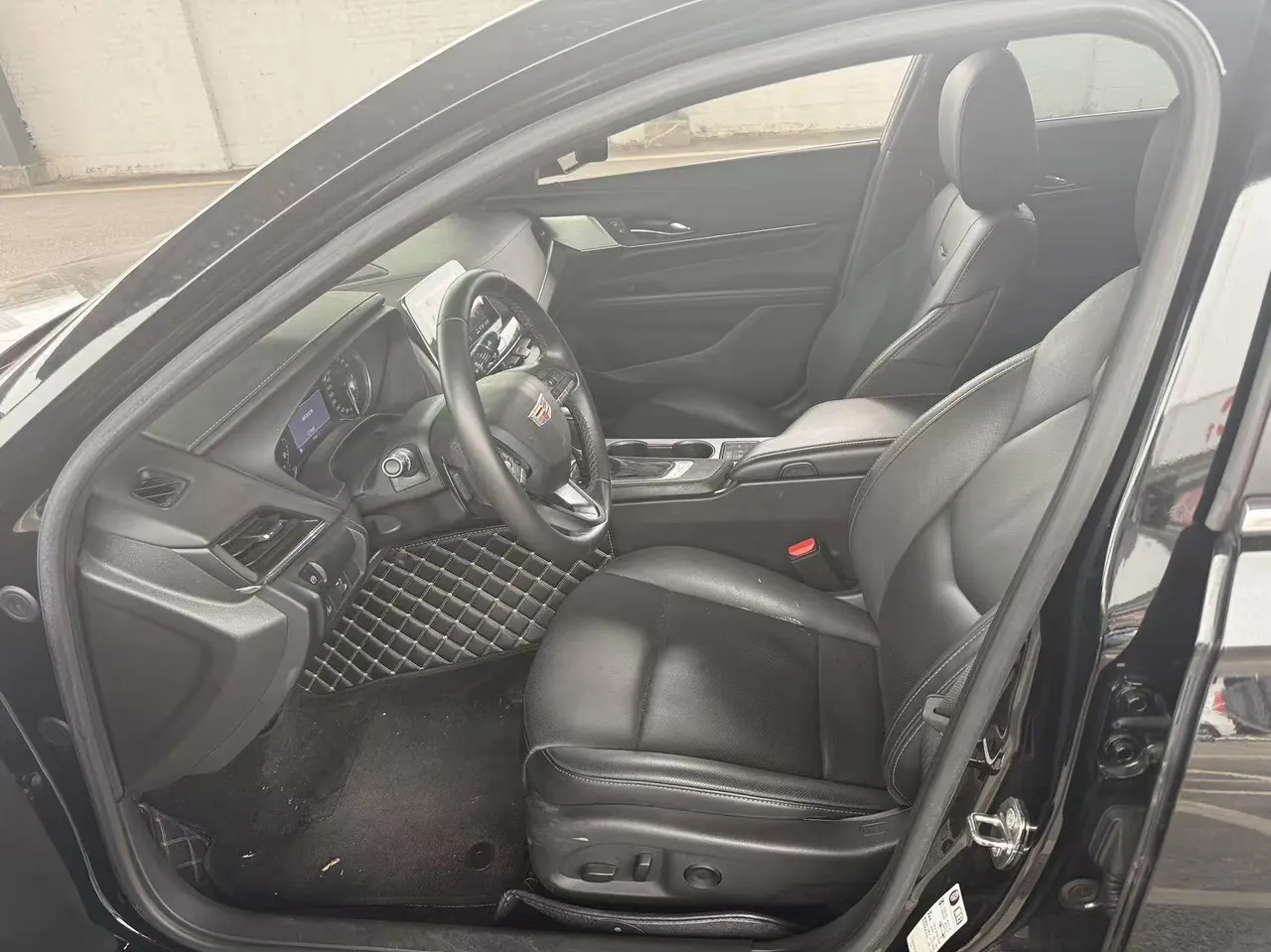 Cadillac 2022 CT4 2.0T 28T luxury automatic gear 4