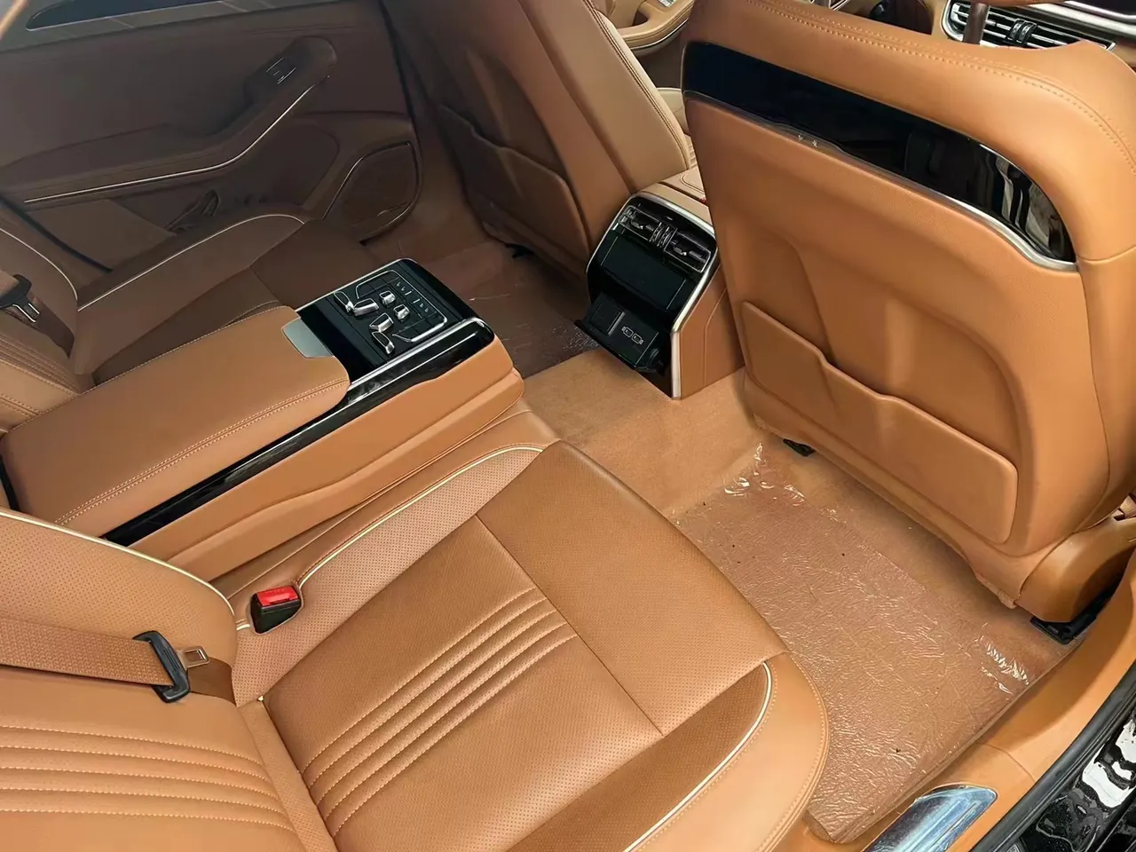 HongQi 2020 H9 48V 2.0T Zhilian Flag Edition Automatic Gear 3