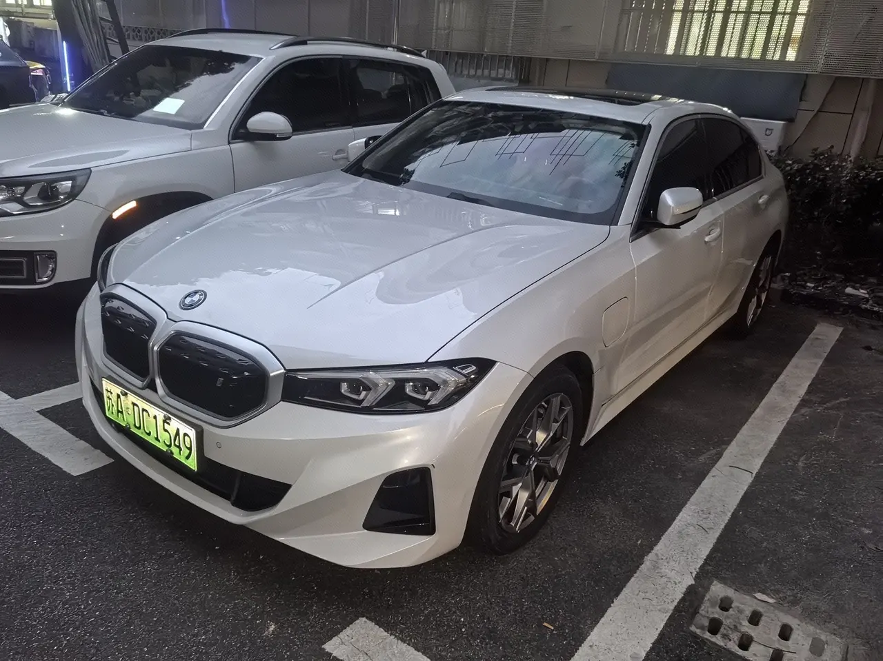 BMW 2022 i3 eDrive 35L automatic gear - View 1