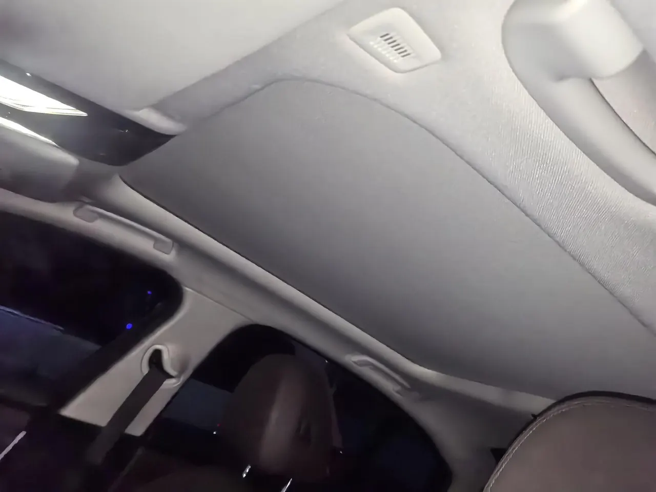 BMW 2022 i3 eDrive 35L automatic gear 3