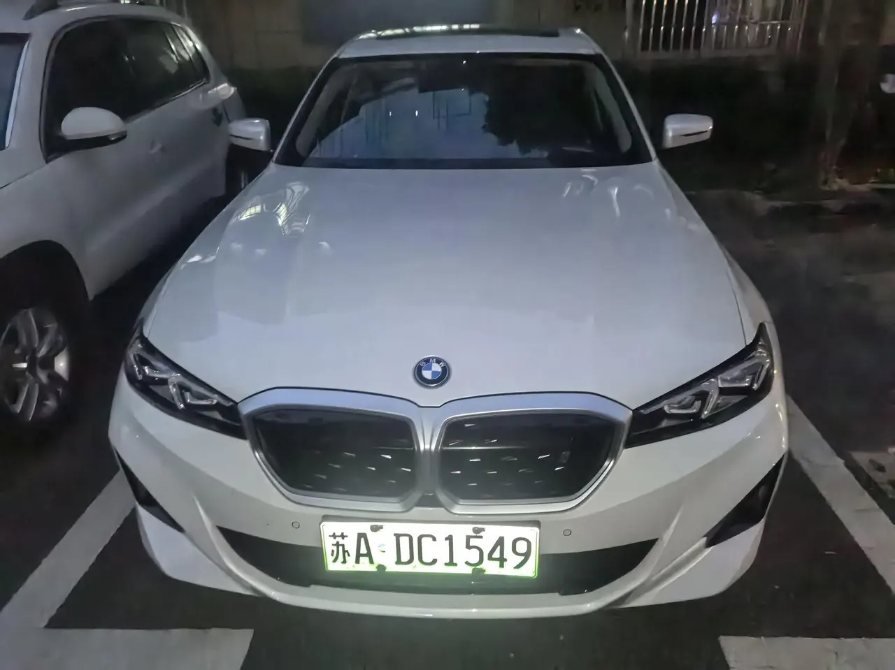 BMW 2022 i3 eDrive 35L automatic gear 6