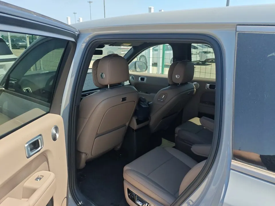 Li 2025 L9 Ultra Smart Refresh Edition Automatic Transmission 5
