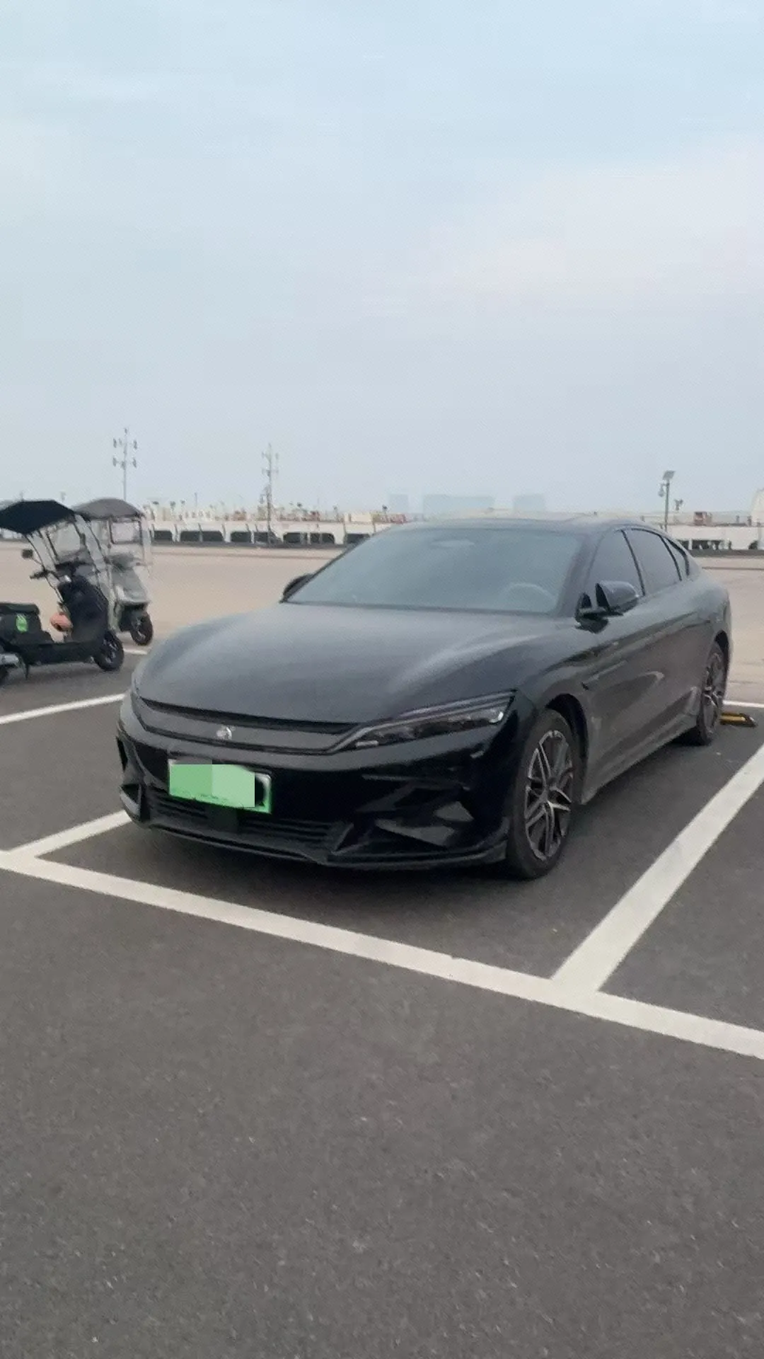 Открыть галерею: BYD 2025 Han EV Smart Driving 635KM Flagship Automatic Gear