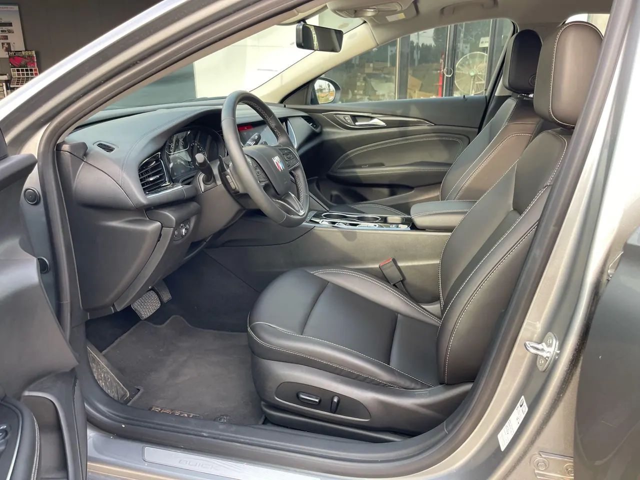 Buick 2025 Regal 1.5T 25T Super Edition Automatic Gear 4