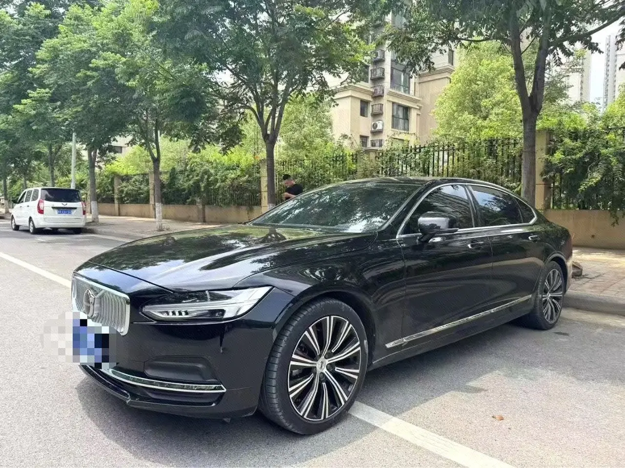Volvo 2022 S90 48V 2.0T B5 Zhiyuan Deluxe Edition Automatic Gear - View 1