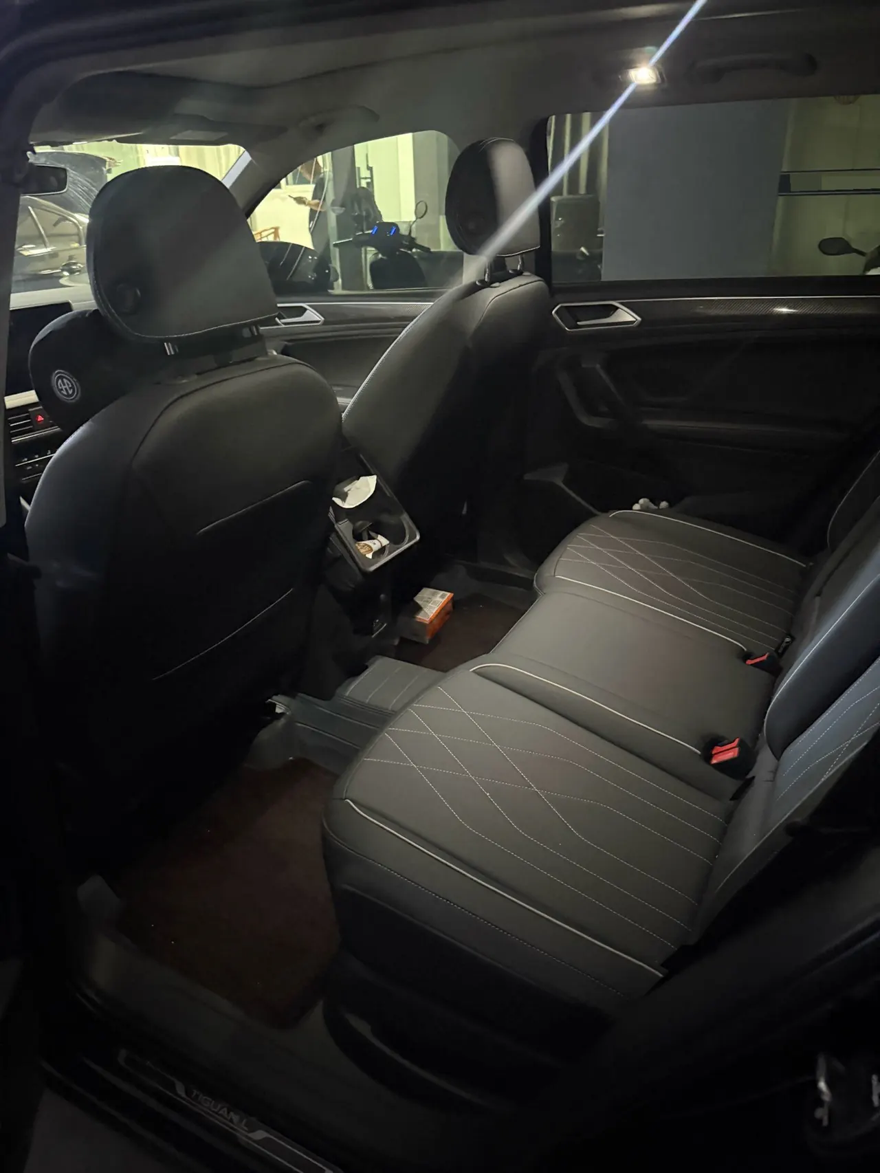 Volkswagen 2025 Tiguan L R-Line 2.0TSI 330TSI outstanding two-wheel drive R-Line Long Yao version automatic gear 4