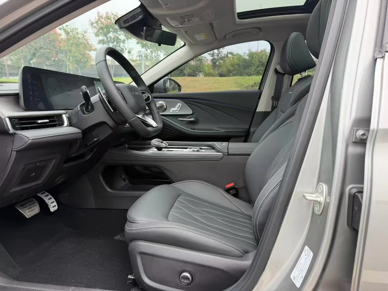 Chery 2025 Erez 8 2.0T automatic gear 4