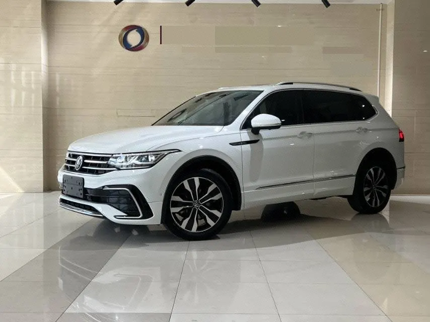 Открыть галерею: Volkswagen 2023 Tiguan L R-Line 2.0TSI 330TSI Two-Drive R-Line Ultimate Automatic Gear