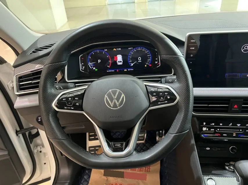 Volkswagen 2023 Tiguan L R-Line 2.0TSI 330TSI Two-Drive R-Line Ultimate Automatic Gear 10