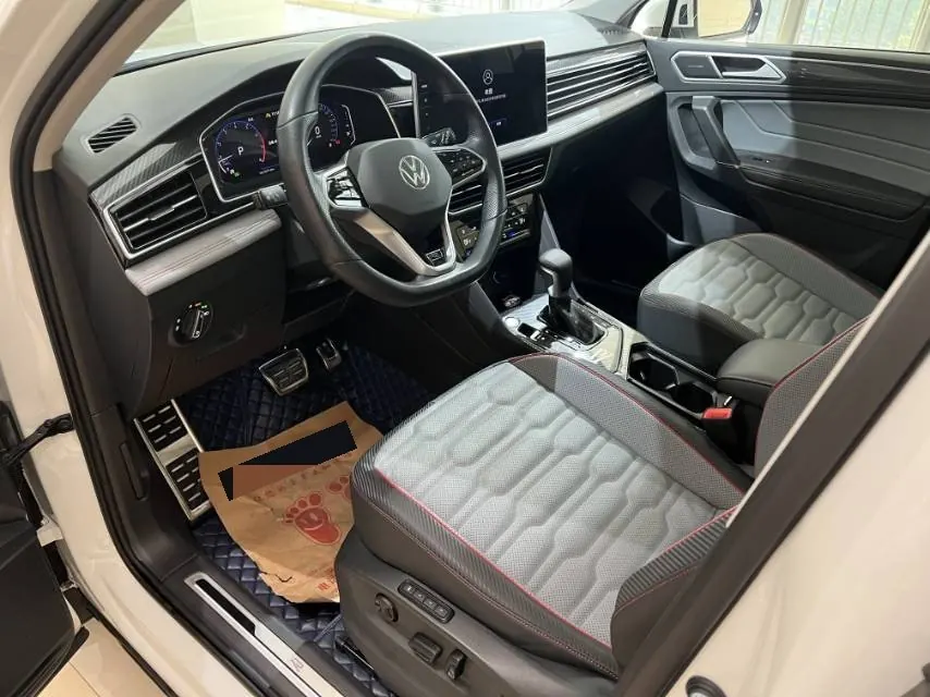Volkswagen 2023 Tiguan L R-Line 2.0TSI 330TSI Two-Drive R-Line Ultimate Automatic Gear 12