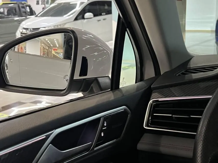 Volkswagen 2023 Tiguan L R-Line 2.0TSI 330TSI Two-Drive R-Line Ultimate Automatic Gear 20