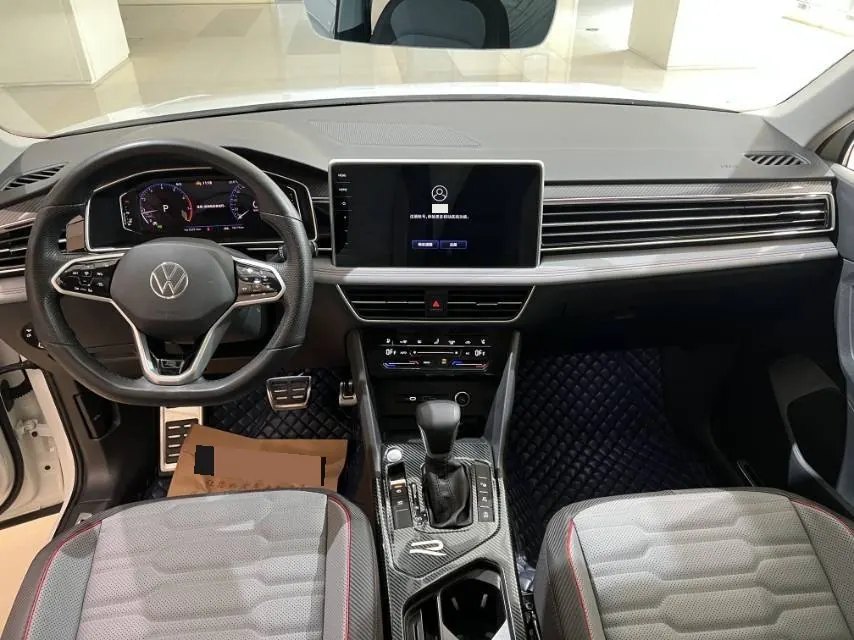 Volkswagen 2023 Tiguan L R-Line 2.0TSI 330TSI Two-Drive R-Line Ultimate Automatic Gear 4
