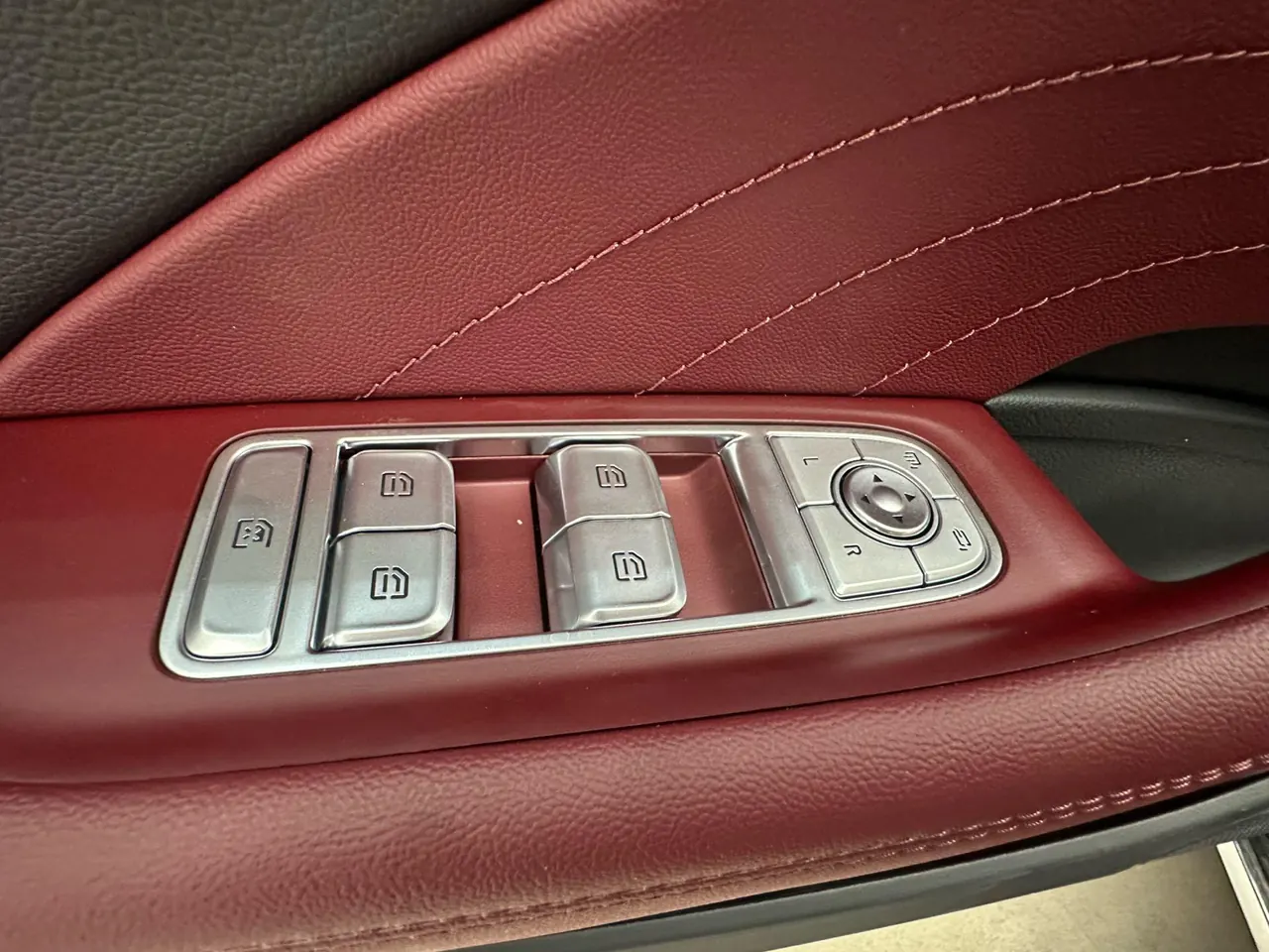 HongQi 2025 H5 2.0T Flag Chang 500000 Commemorative Automatic Gear 7