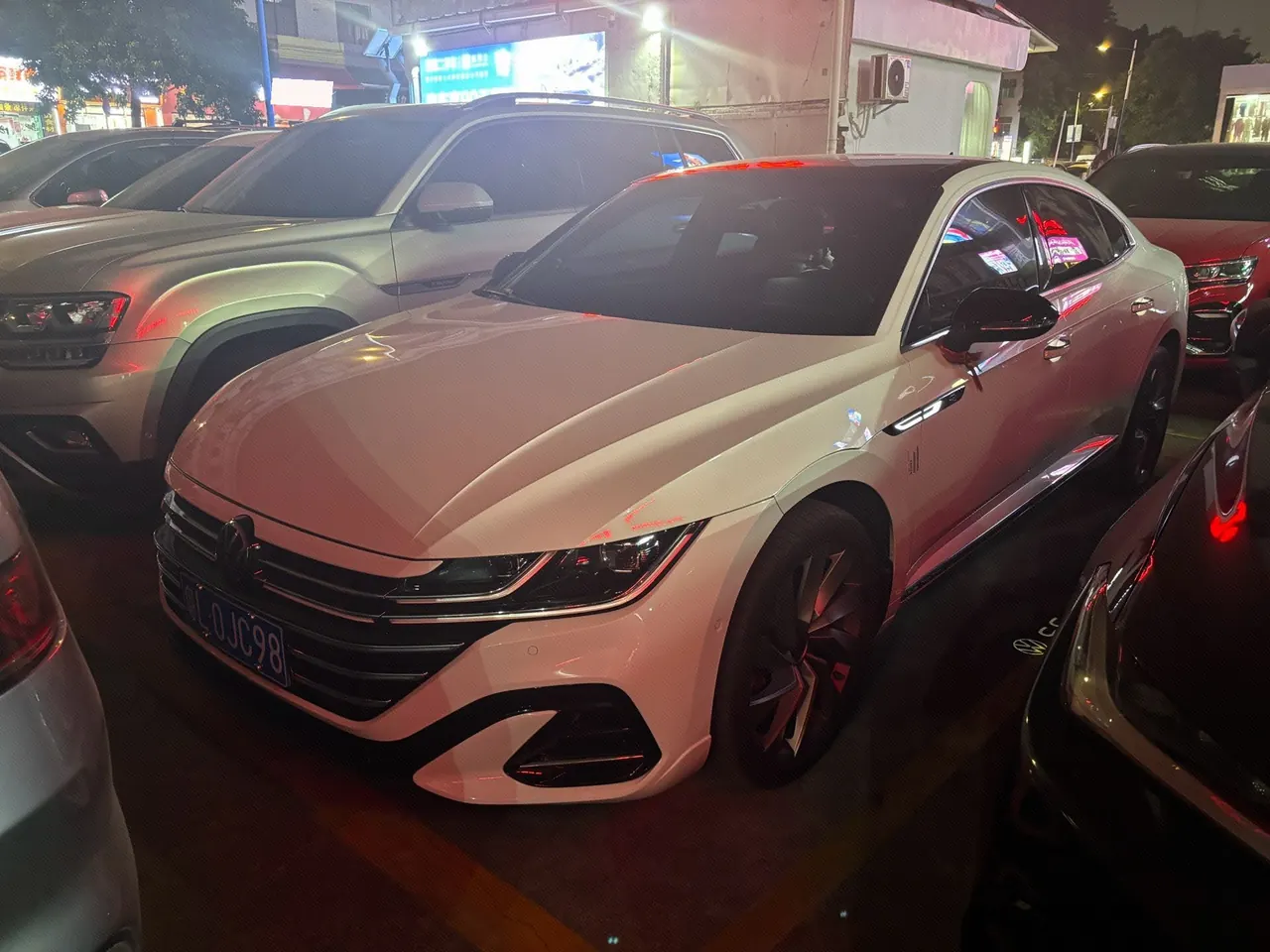 Открыть галерею: Volkswagen 2024 CC 2.0TSI 380TSI eye-catching automatic gear