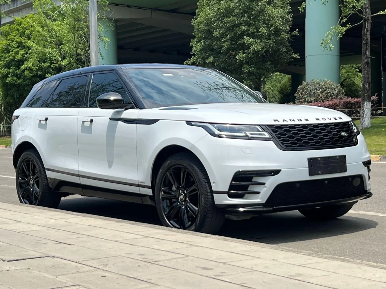 Land Rover Range Rover Star Vein (Imported) 2021 Range Rover Star Vein 2.0T P250 Black Collector's Edition Automatic Gear 3