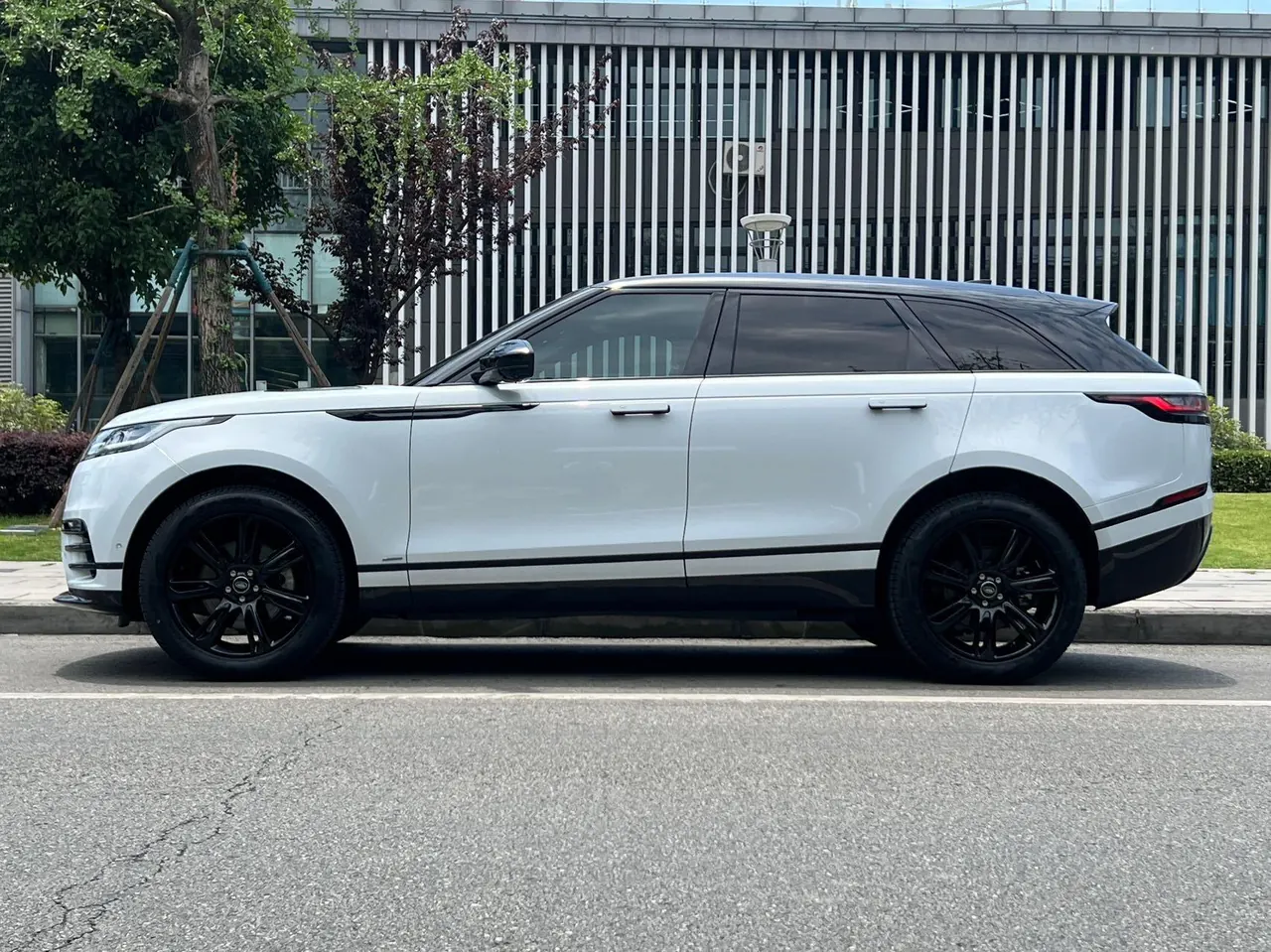 Land Rover Range Rover Star Vein (Imported) 2021 Range Rover Star Vein 2.0T P250 Black Collector's Edition Automatic Gear 4