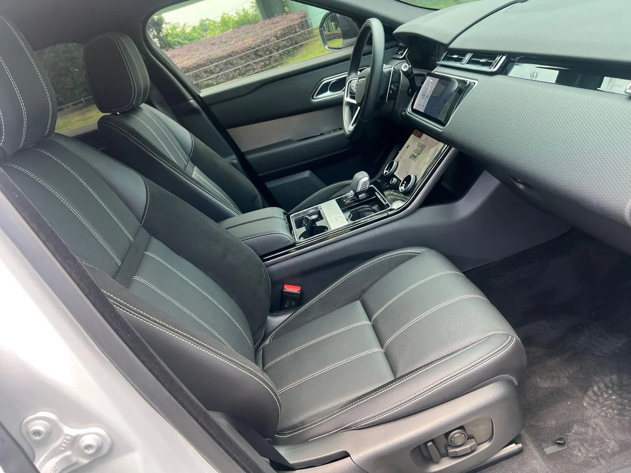 Land Rover Range Rover Star Vein (Imported) 2021 Range Rover Star Vein 2.0T P250 Black Collector's Edition Automatic Gear 8