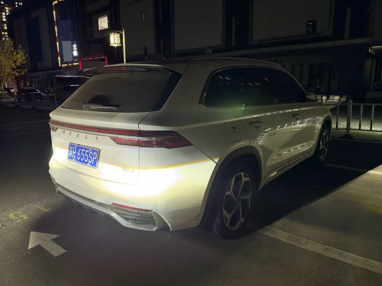 Geely 2024 XingyueL (Monjaro) 2.0TD high-power two-wheel drive cloud version automatic gear 3