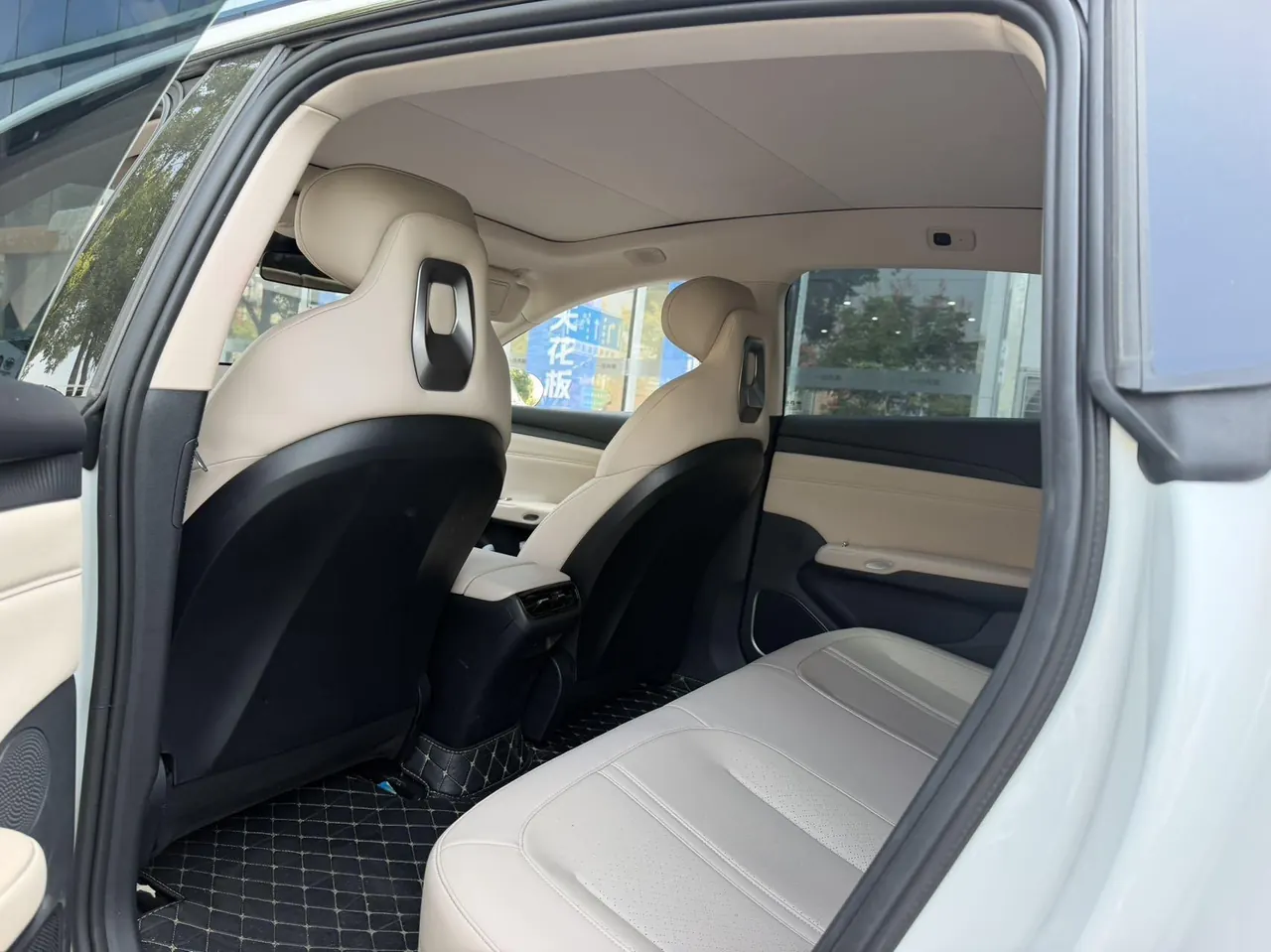 Bestune 2026 Yueyi 08 240 Plus automatic gear 4