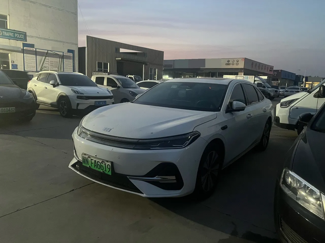 Open image lightbox: Geely Galaxy 2025 A7 EM-i 1.5 150km Premium Edition Automatic Gear